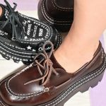 Tren Sepatu 2026 Dari New York Fashion Week: Sandal Jepit Naik Kelas