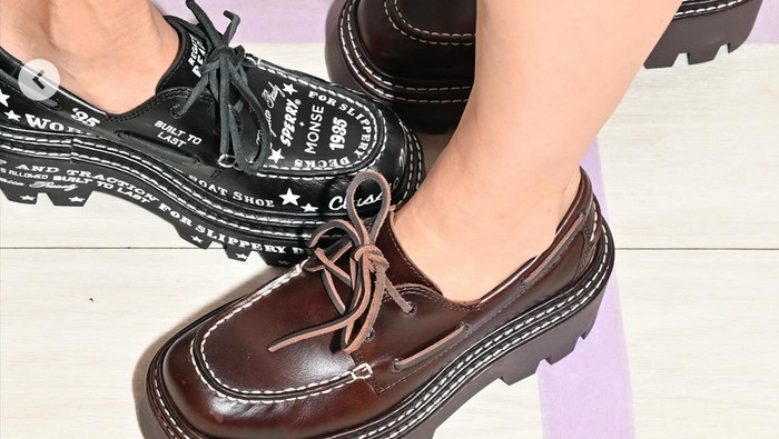 Tren Sepatu 2026 Dari New York Fashion Week: Sandal Jepit Naik Kelas