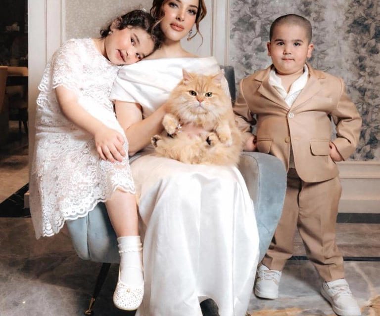 Momen Hangat Photoshoot Tasya Farasya Dengan Anak & Kucing