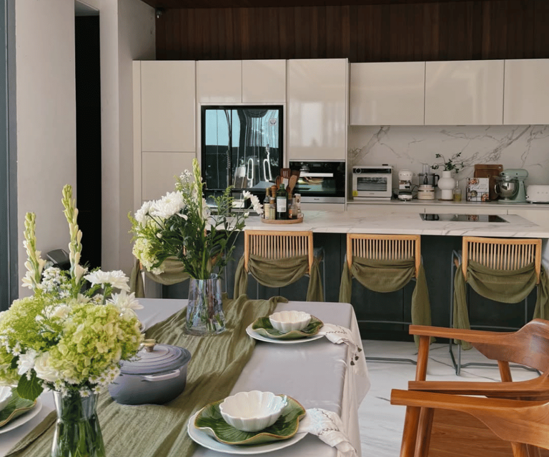 Sentuhan Hijau Tiara Pangestika: Dekorasi Ruang Makan Lebaran