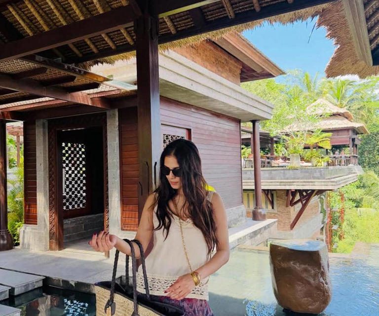 Malavika Mohanan Menyapa Alam Indonesia: Ke Bali Dan Merapi