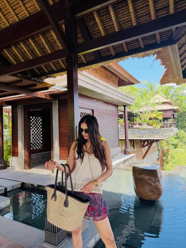 Malavika Mohanan Menyapa Alam Indonesia: Ke Bali Dan Merapi