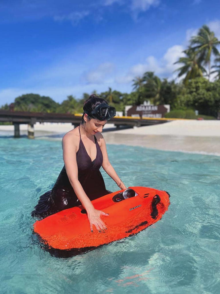 Healing Maksimal! Cheshta Bhagat Tampil Ceria Di Maldives