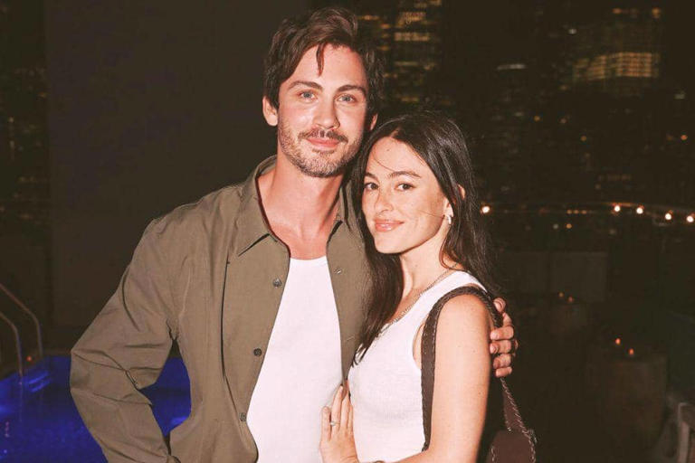 Akhir Bahagia! Logan Lerman Dan Ana Corrigan Resmi Menikah