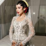 Manglingi Maksimal! Look Adat Jawa Jennifer Coppen Akad Nikah