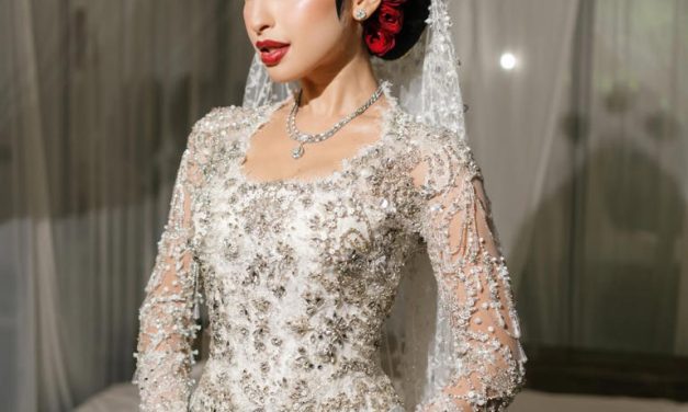 Manglingi Maksimal! Look Adat Jawa Jennifer Coppen Akad Nikah