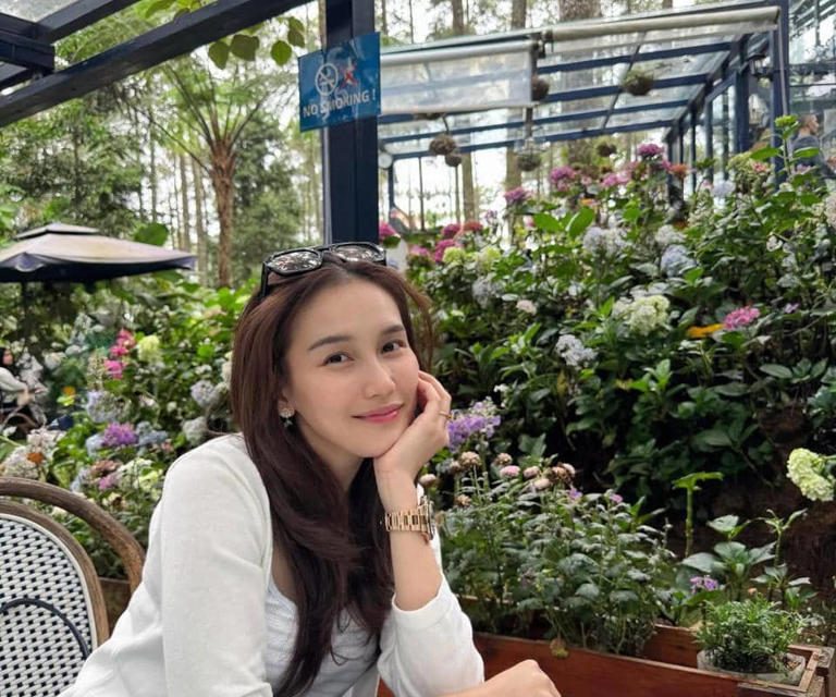 Lepas Penat! Ayu Ting Ting Liburan Ke Lembang, Super Santai