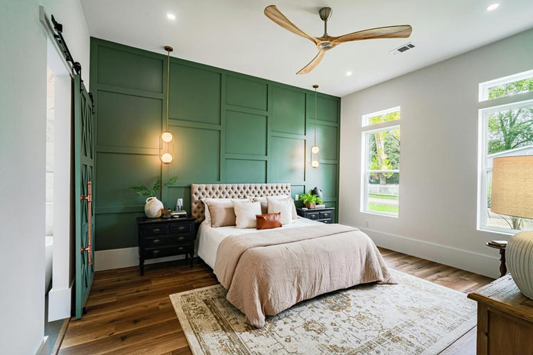 Kamar Lebih Cozy! Inspirasi Wall Moulding Ruang Tidur Estetik