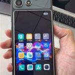 Bukan HP Biasa! Hisense A10 Pro, Layar E-Ink & LCD Magnetis