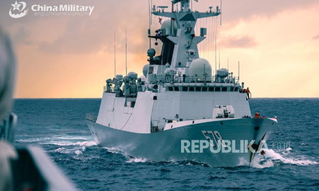 Insiden Panas! Kapal Perang China & Jepang Saling Peringatkan