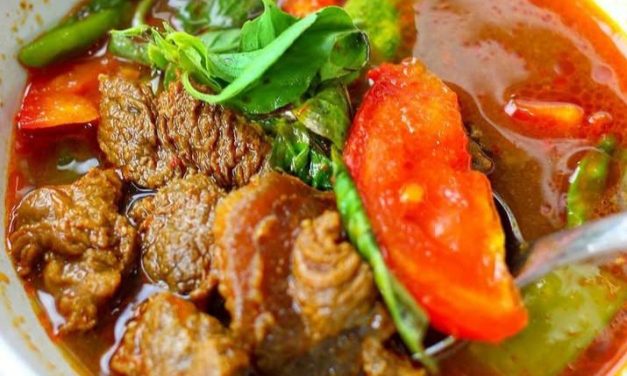 Makin Nikmat! Pindang Daging Sapi Empuk Dengan Kuah Segar
