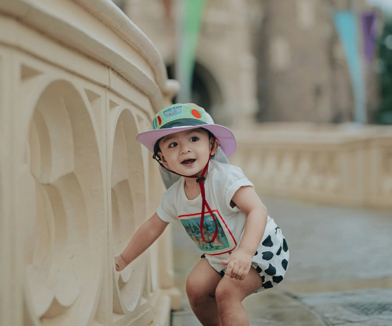 Family Time! Erika Carlina & Andrew Liburan Ke Disneyland Tokyo